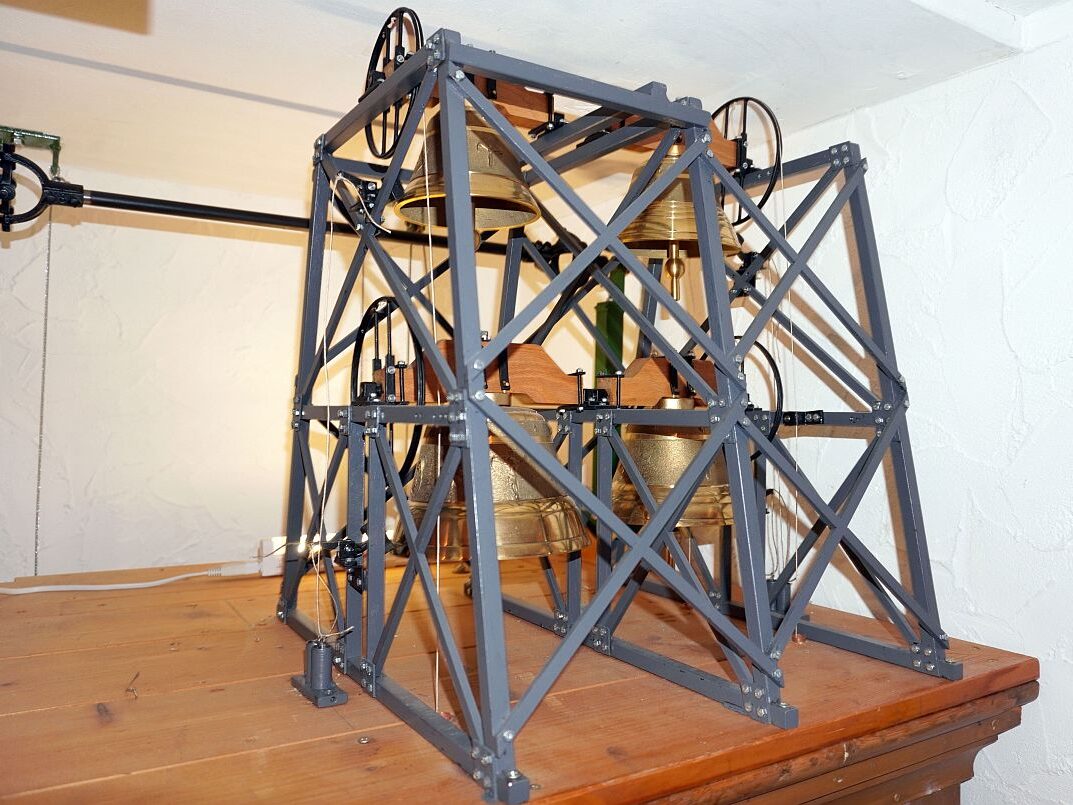 Uhrenmacherwerkstatt Kirchturmuhrwerk Glockenstuhl