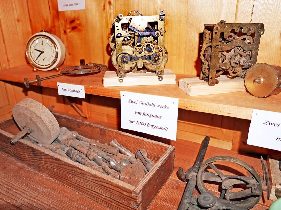 Uhrenmacher Großuhrwerke