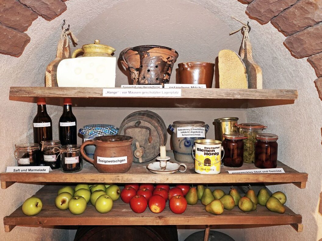 Lagern von Nahrung im Gewölbekeller