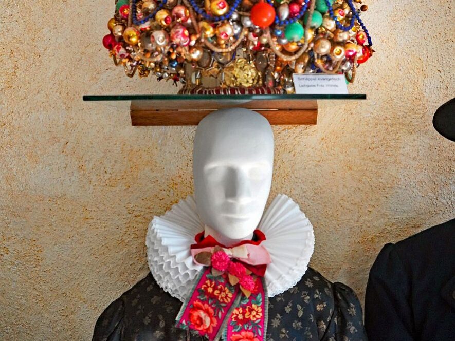 Evangelische Tracht mit großem Schäppel