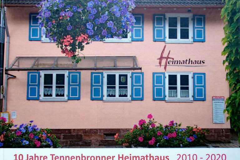 Jubiläumsbuch 10 Jahre Heimathaus Jubiläumsbuch 10 Jahre Heimathaus