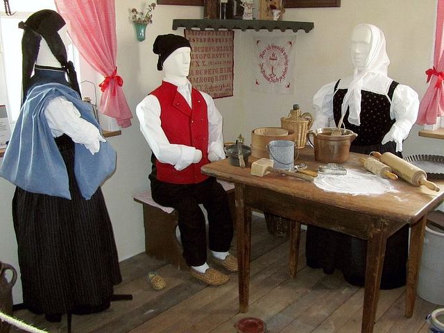 Die Arbeitstracht in der Ausstellung im Heimathaus
