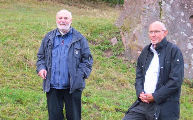 Die beiden Forscher Wilfried Kromer (li) und Ralf Determeyer (re) bei ihren Ausführungen zum "Ramstein"