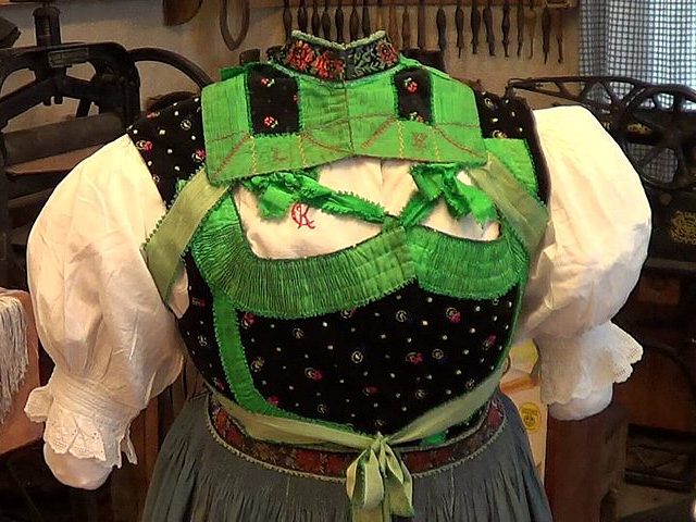 Zugleiblemieder der Tracht aus Lehengericht