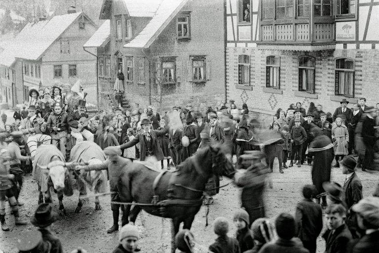 FE 007 SA1 GP56 Fasnetumzug Loewenstrasse