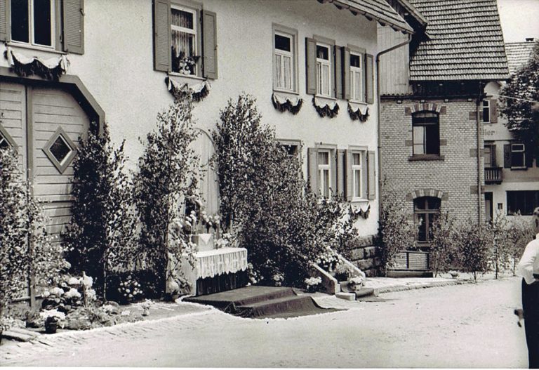 19xx K Fronleichnam Altar Roth Loewenstrasse