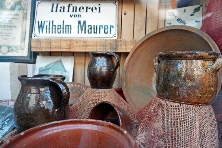 Schaufensterausstellung in Tennenbronn zur Geschichte des Handwerks 12