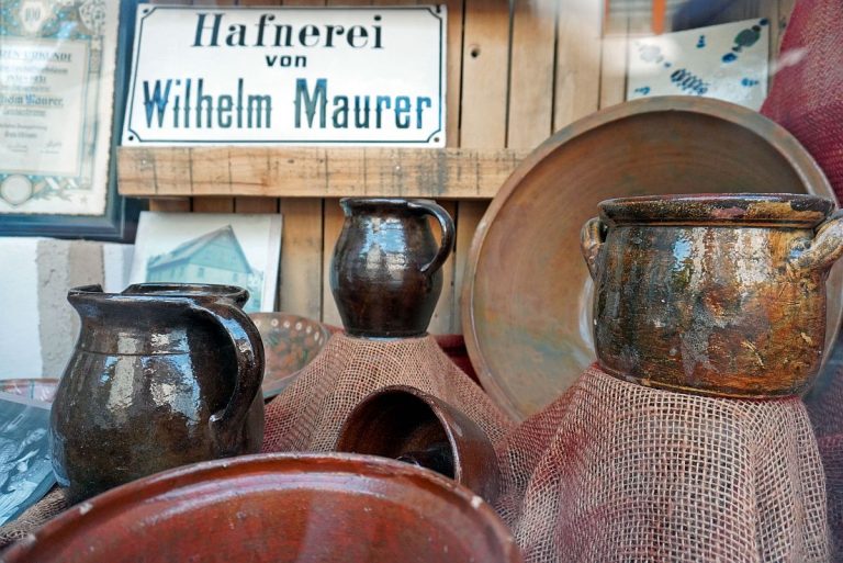 Schaufensterausstellung in Tennenbronn zur Geschichte des Handwerks 12