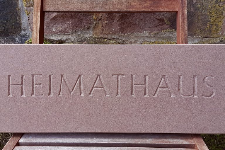 Sandsteinplatte Raphael Fleig 1