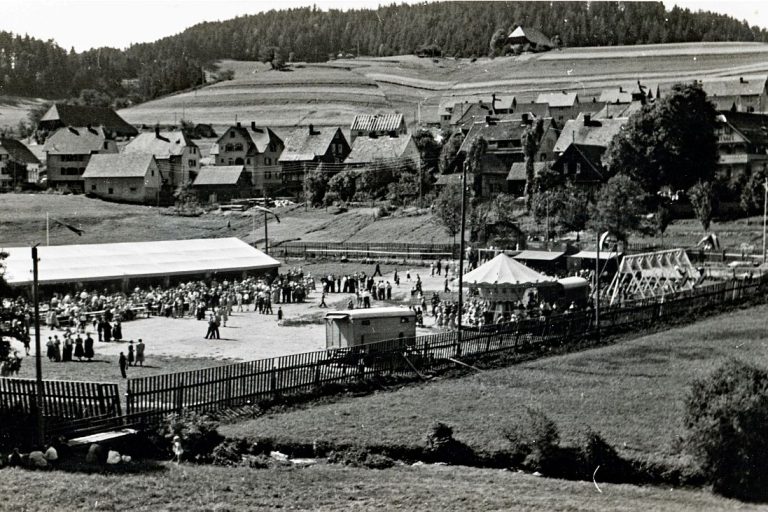 Festplatz auf dem alten Sportplatz 1