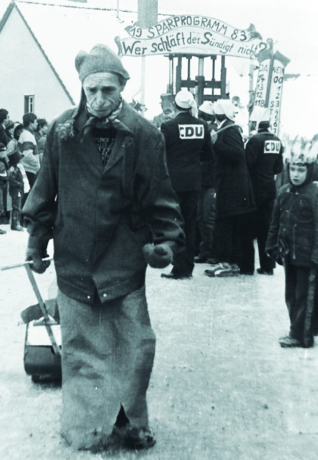 277 Eichbacher Fasnetsumzug Xaver 1983 Textspalte 277 Eichbacher Fasnetsumzug Xaver 1983 Textspalte