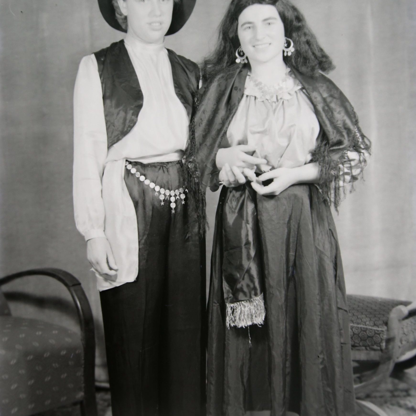 IMG 4665 Hannelore Sengle und Frau Stolzenberg an der Fasnet 1957