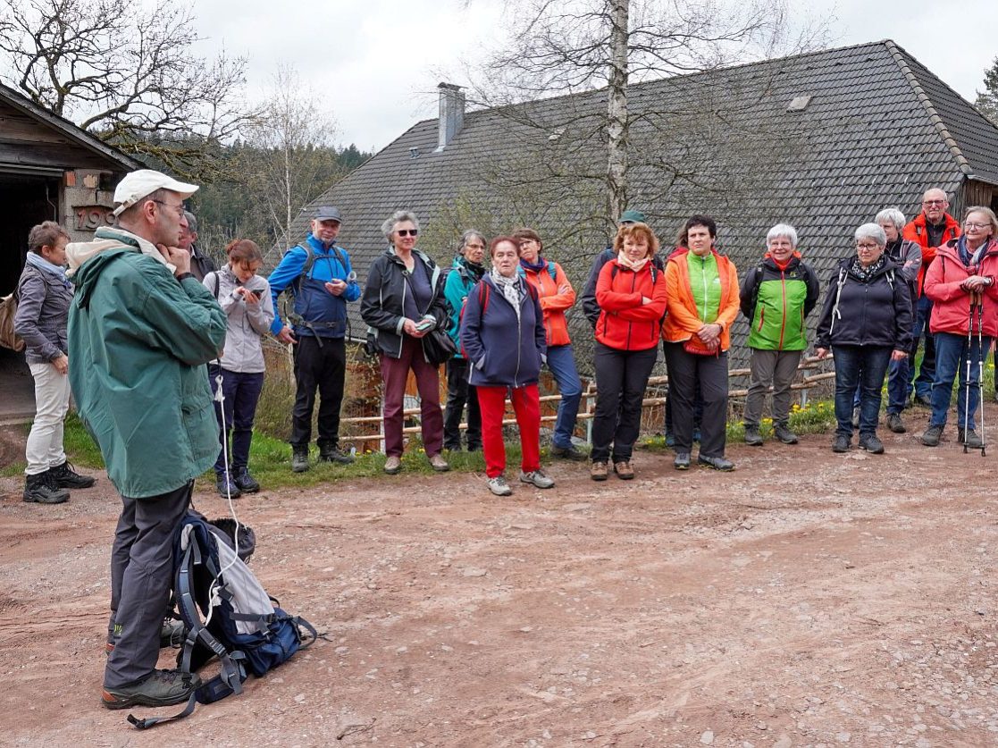 2023 04 30 Höfewanderung Eichbach Falken 12