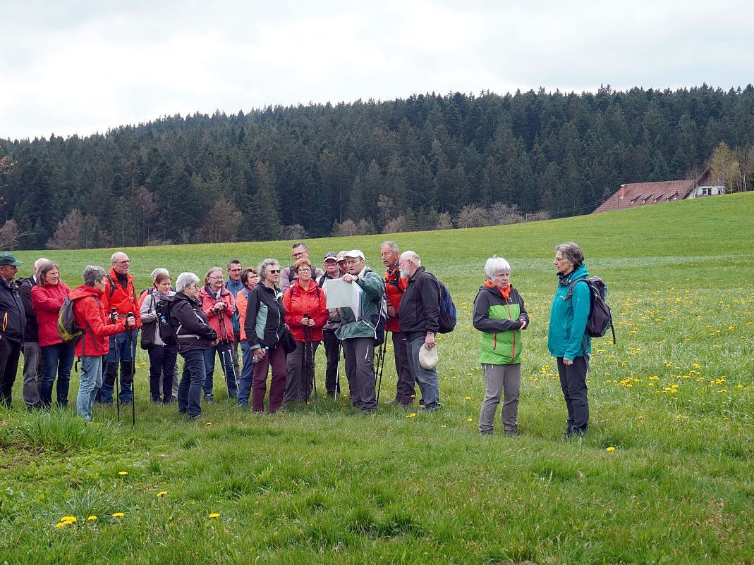 2023 04 30 Höfewanderung Eichbach Falken 27