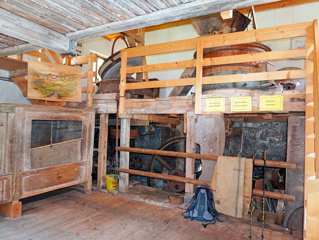 2023 04 30 Höfewanderung Eichbach Falken 48