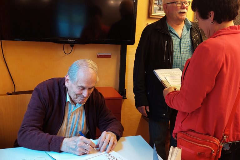 Autorenlesung Signatur 1 Autorenlesung Signatur 1