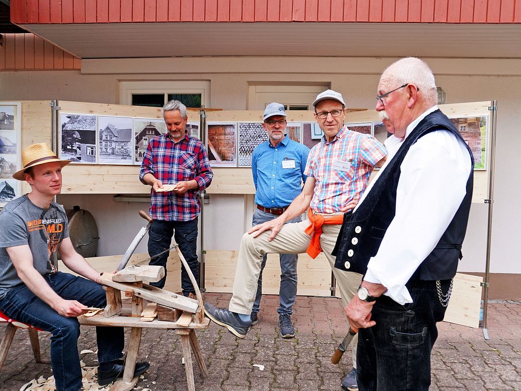 Der Schindelmacher Heinz Feder im Heimathaus Tennenbronn 07