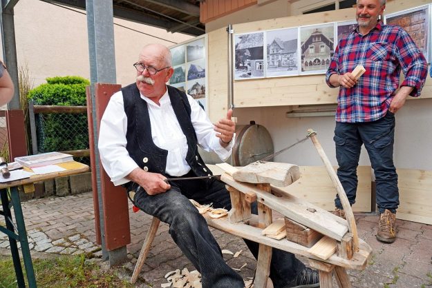 Der Schindelmacher Heinz Feder im Heimathaus Tennenbronn 09 Der Schindelmacher Heinz Feder im Heimathaus Tennenbronn 09