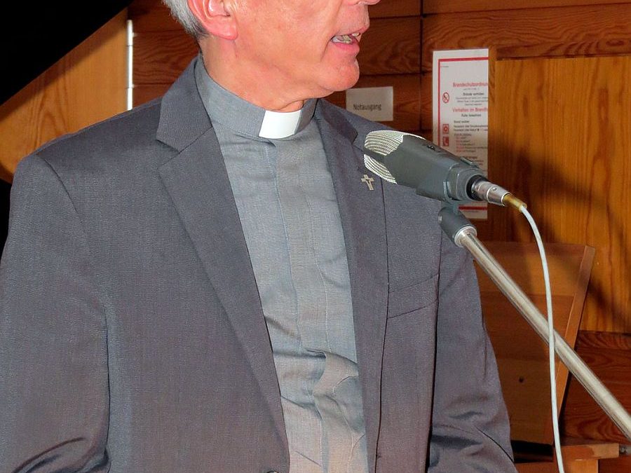 Christuskorpus und Charakterköpfe 06