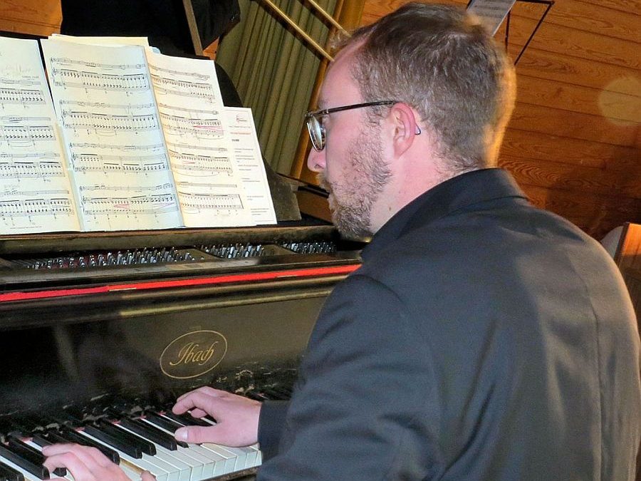 Christuskorpus und Charakterköpfe 08