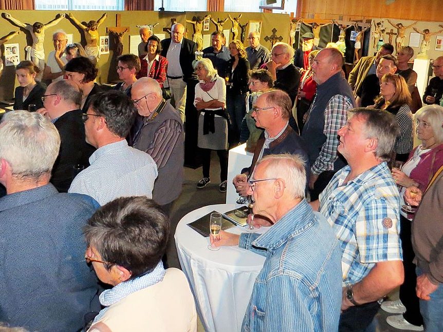 Christuskorpus und Charakterköpfe 09