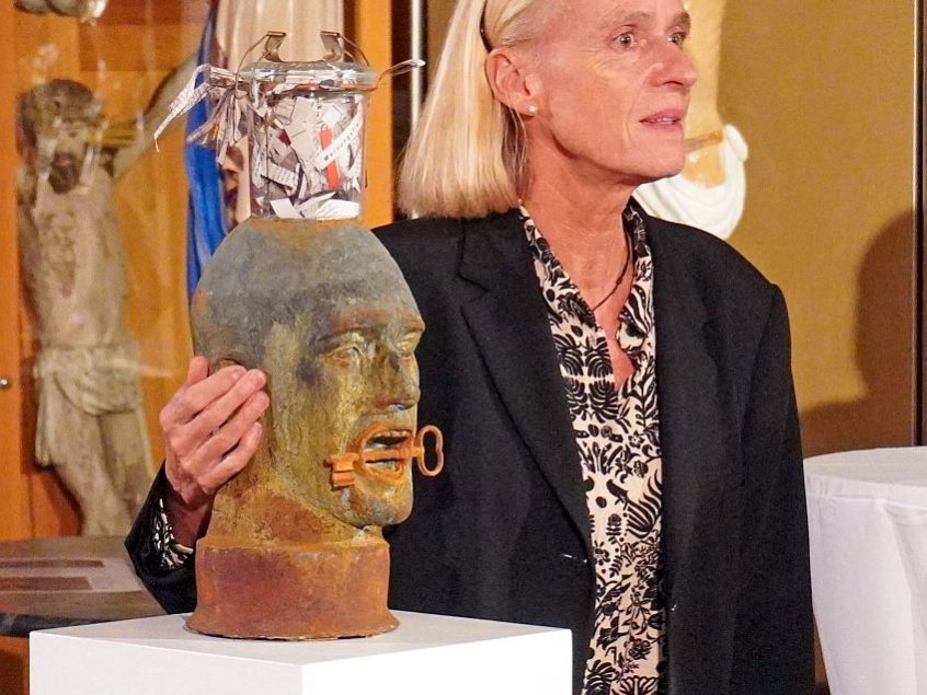 Christuskorpusse und Charakterköpfe 23