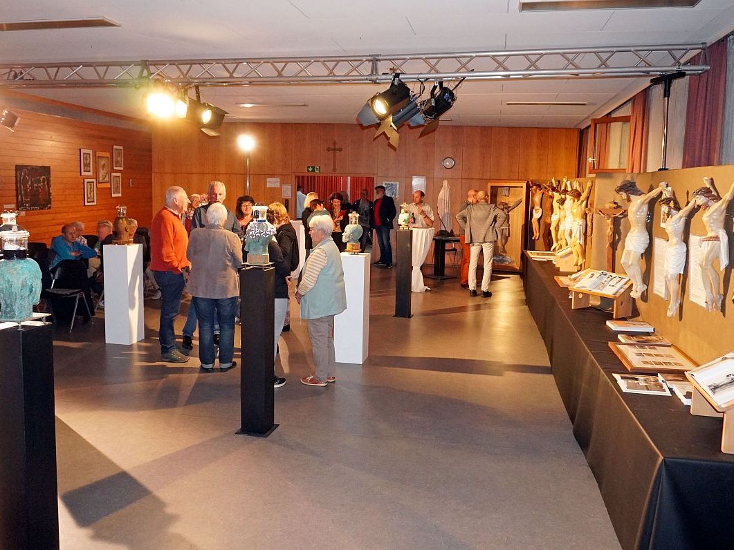 Christuskorpusse und Charakterköpfe 36