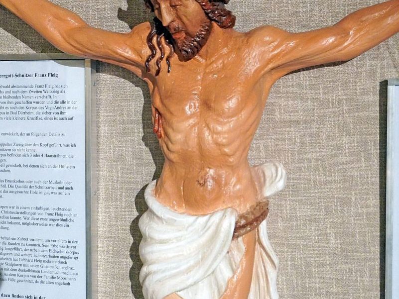 Christuskorpusse und Charakterköpfe 43