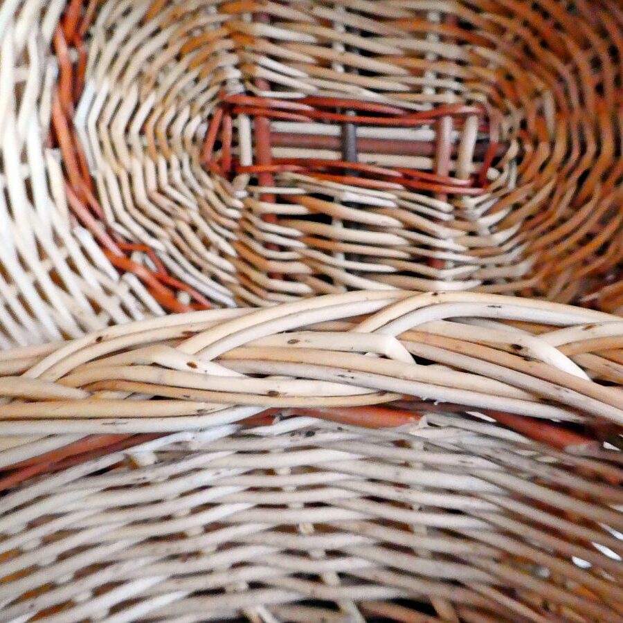 Korb mit Zopfrand 03