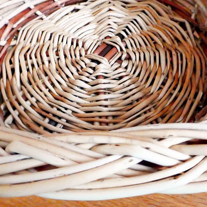 Korb mit Zopfrand 04