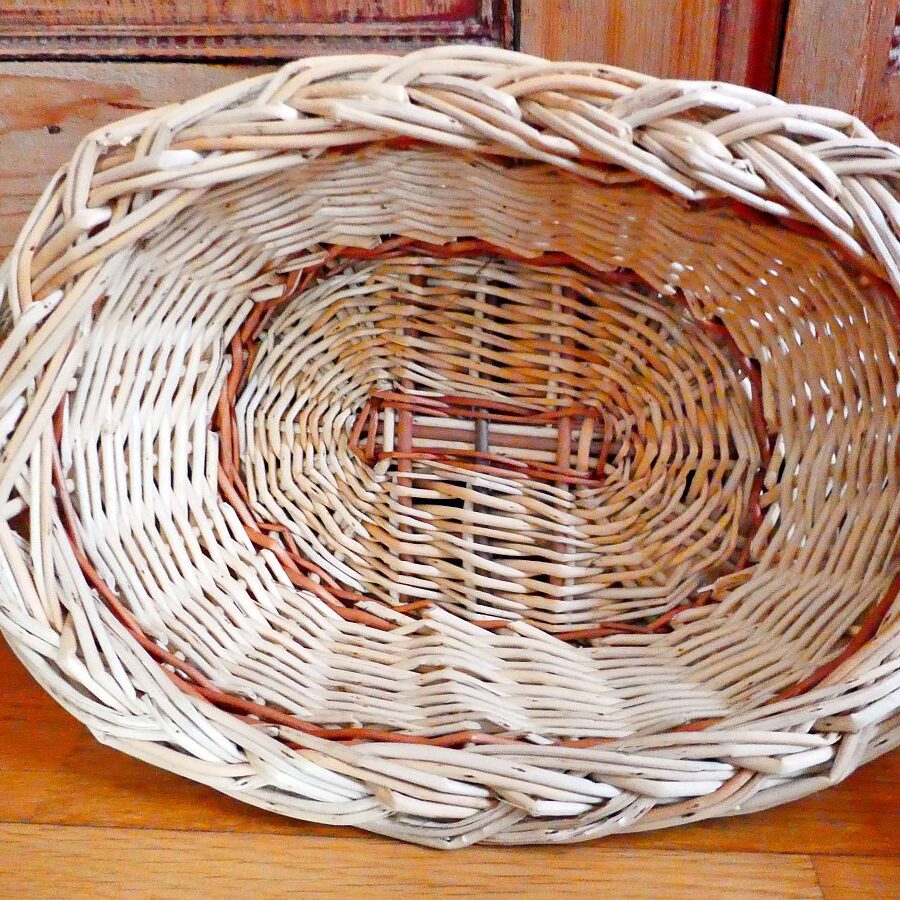 Korb mit Zopfrand 05