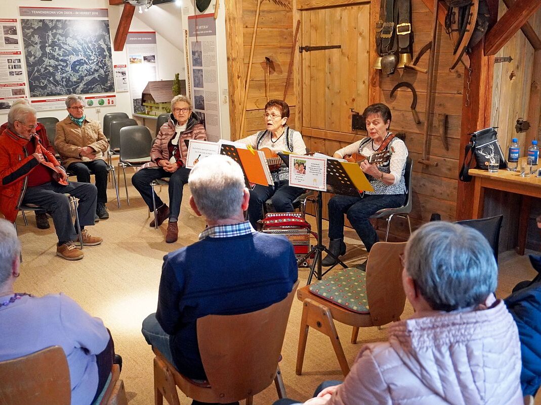 15 12 2024 Weihnachtsbacken Heimathaus 6