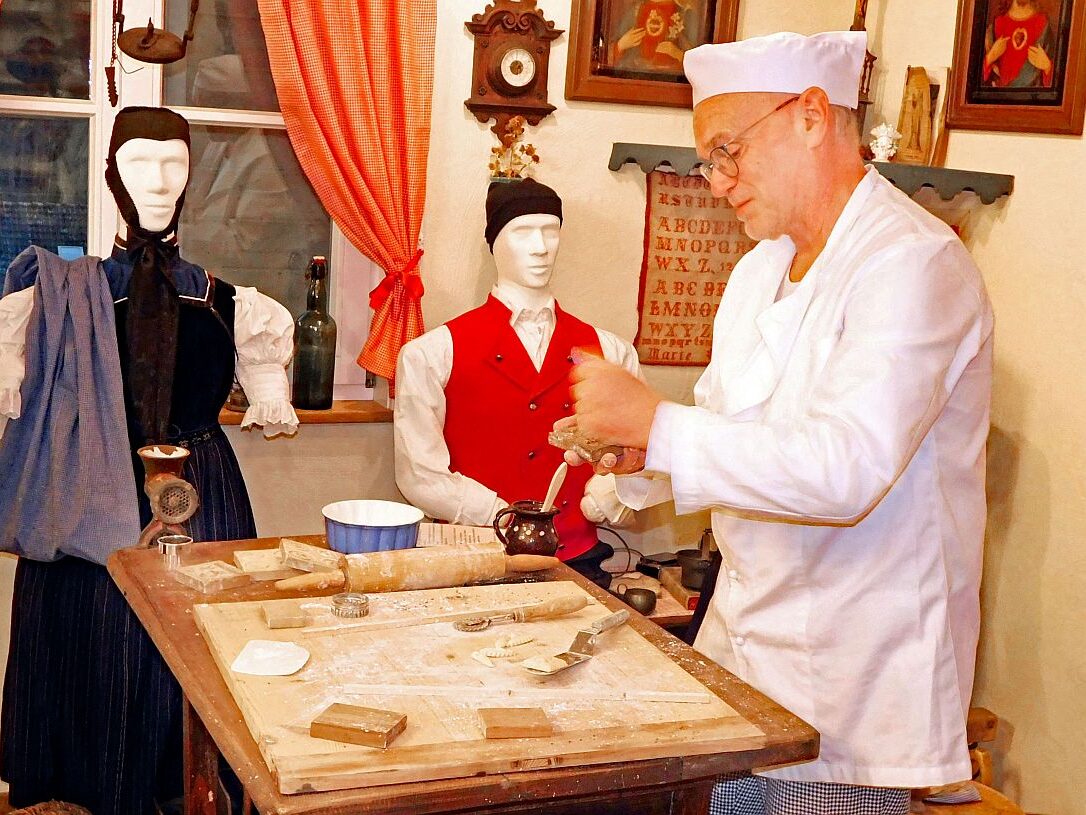 15 12 2024 Weihnachtsbacken Heimathaus 7