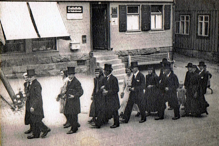 19xx D H Hochzeitzug Postobergfell