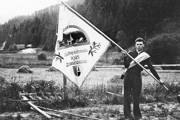 1955 Fahnenträger Emil Schubert 1200