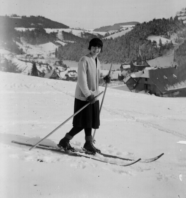 FR 128 SE2 GP159 Skifahrerin am Löwenbuckel